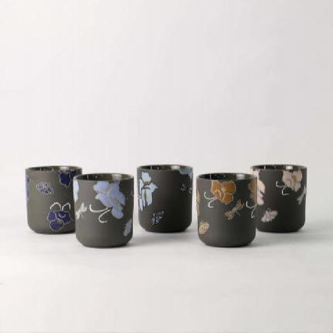 Почему этот уникальный подсвечник с цветочной росписью, расписанный вручную, стал новым фаворитом в Instagram?