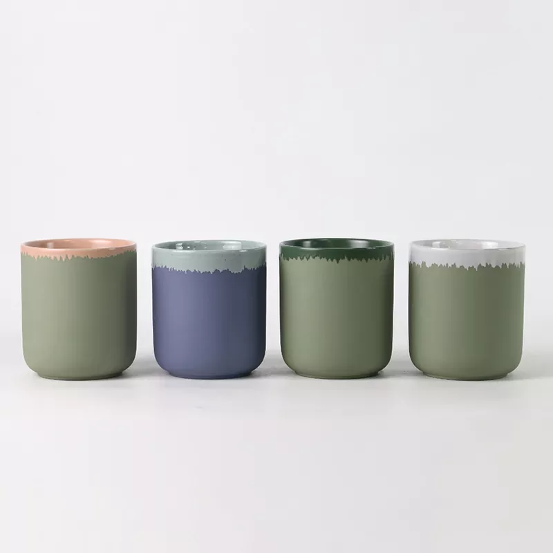 Керамический подсвечник с отделкой натурального цвета